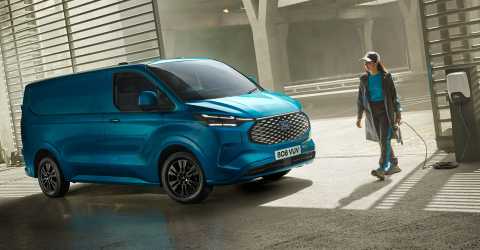 Yeni Ford E-Transit Custom tanıtıldı