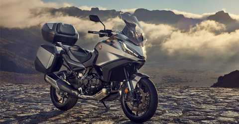 Honda NT1100 ile yeni bir çağı başlıyor